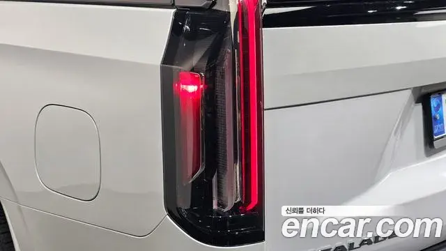 Cadillac Escalade 2023 — ფოტო 31/39