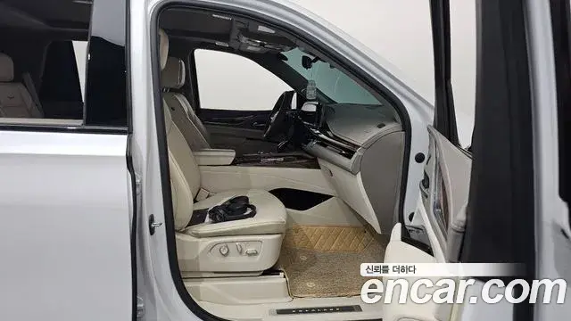 Cadillac Escalade 2023 — ფოტო 9/39