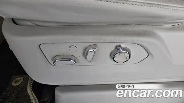 Cadillac Escalade 2023 — ფოტო 10/39