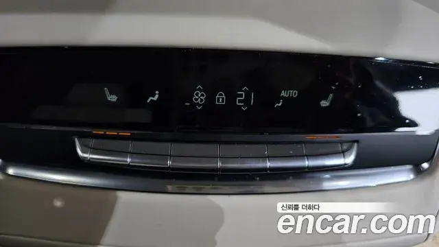 Cadillac Escalade 2023 — ფოტო 12/39