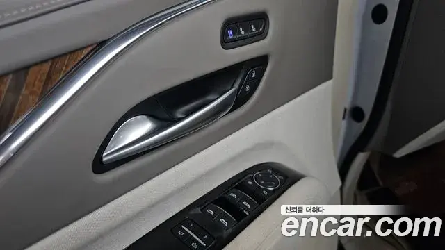 Cadillac Escalade 2023 — ფოტო 1/39