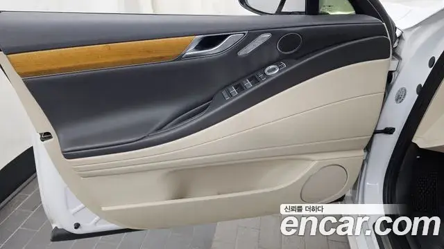 Genesis G80 2023 — Photo 14/34