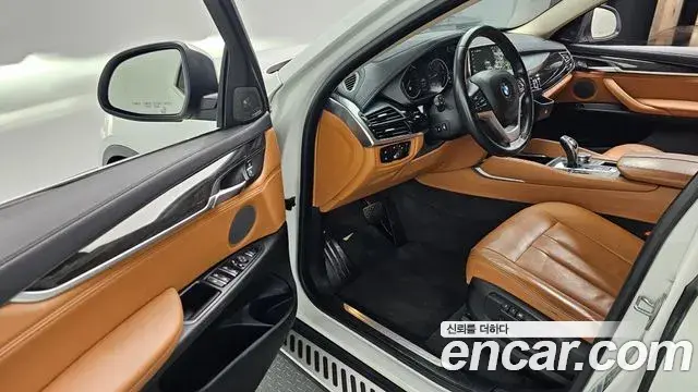 BMW X6 2018 — Şəkil 17/32