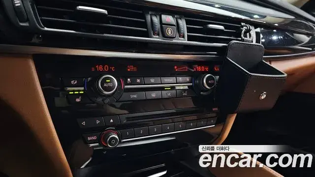 BMW X6 2018 — Şəkil 16/32