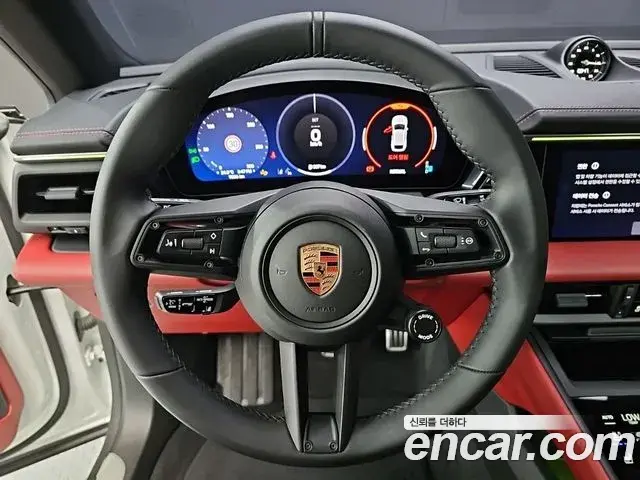 Porsche Macan EV 2025 — ფოტო 16/20
