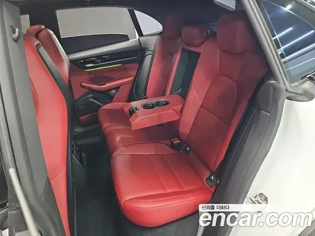Porsche Macan EV 2025 — ფოტო 15/20