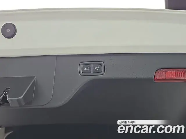 Porsche Macan EV 2025 — ფოტო 17/20