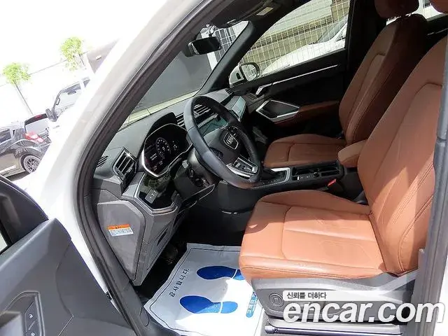 Audi Q3 2020 — ფოტო 8/20