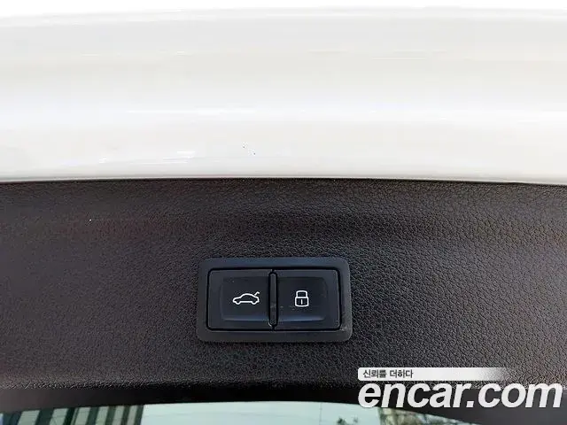 Audi Q3 2020 — ფოტო 18/20