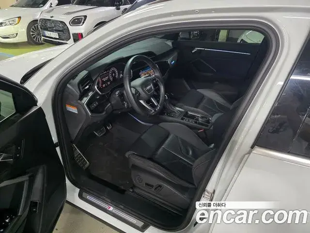 Audi Q3 2022 — Photo 16/20