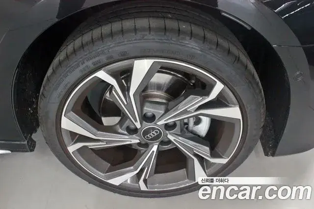 Audi A3 2025 — ფოტო 4/20