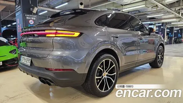 Porsche Cayenne 2023 — Photo 1/20
