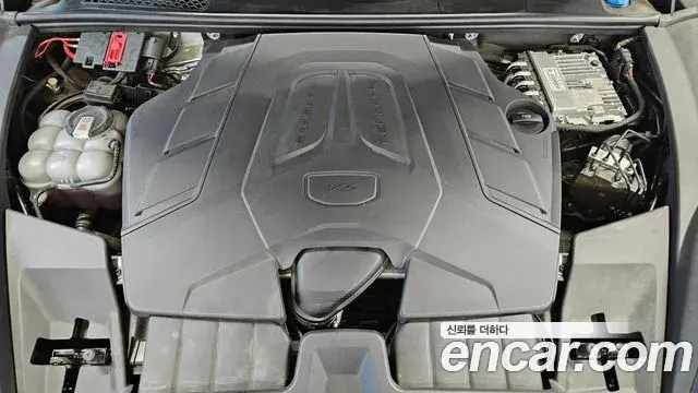Porsche Cayenne 2023 — Photo 8/20