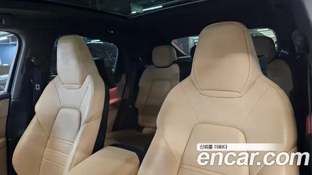 Porsche Cayenne 2023 — Photo 5/20