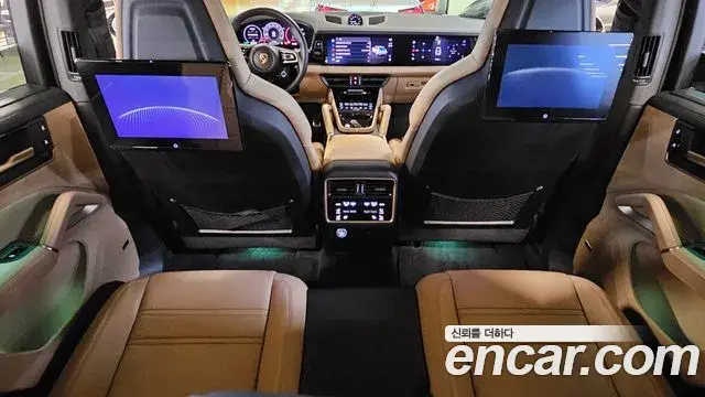 Porsche Cayenne 2023 — Photo 6/20