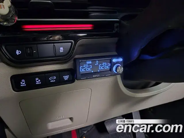 Kia Carnival 2024 — Şəkil 8/20