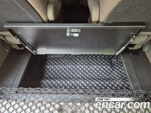 Kia Carnival 2024 — Şəkil 15/20