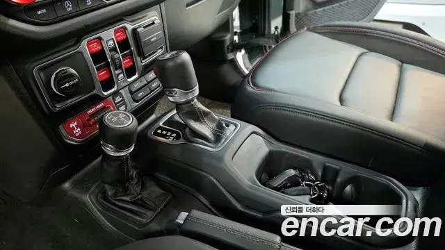 Jeep Wrangler 2025 — Photo 15/20