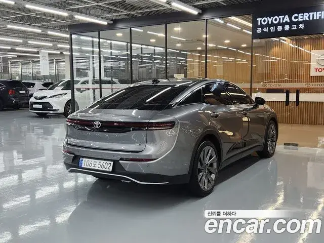 Toyota Crown Crossover 2024 — ფოტო 16/19