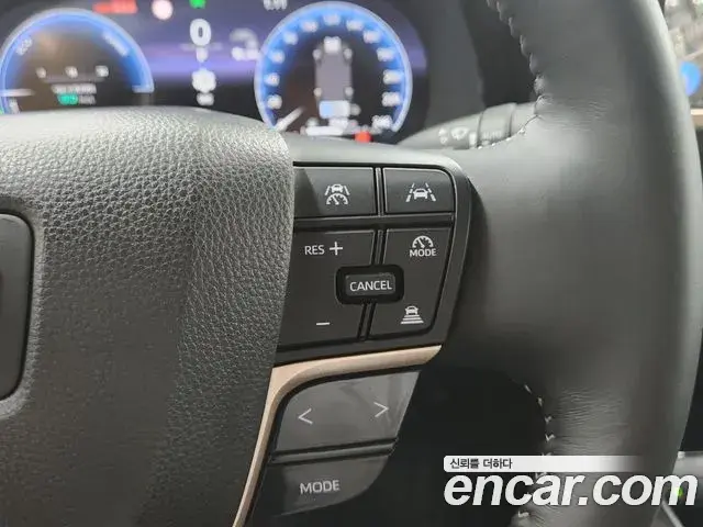 Toyota Crown Crossover 2024 — ფოტო 13/19
