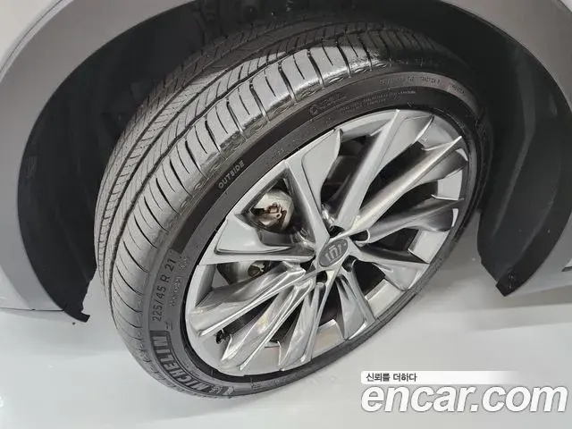 Toyota Crown Crossover 2024 — ფოტო 19/19