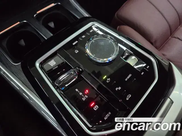 BMW 7 Series 2024 — Photo 7/20