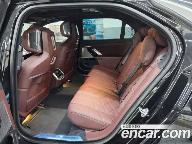 BMW 7 Series 2024 — Photo 14/20
