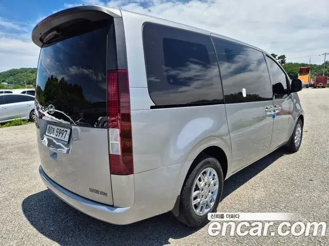 Hyundai Staria 2021 — Фото 3/20
