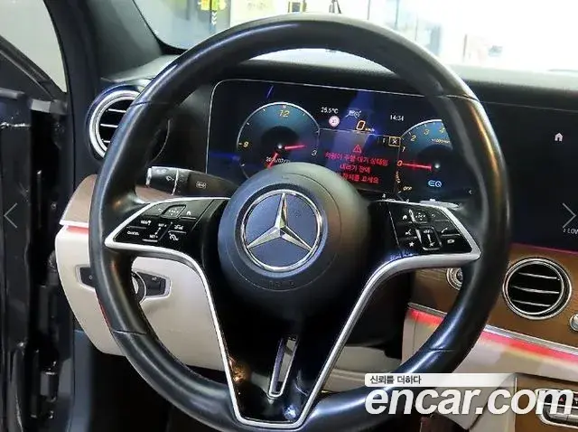 Mercedes-Benz E-Class 2021 — Photo 20/20