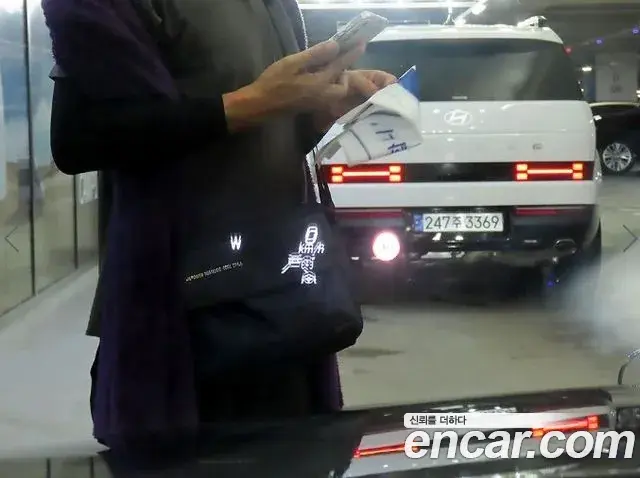 Mercedes-Benz E-Class 2021 — Photo 11/20