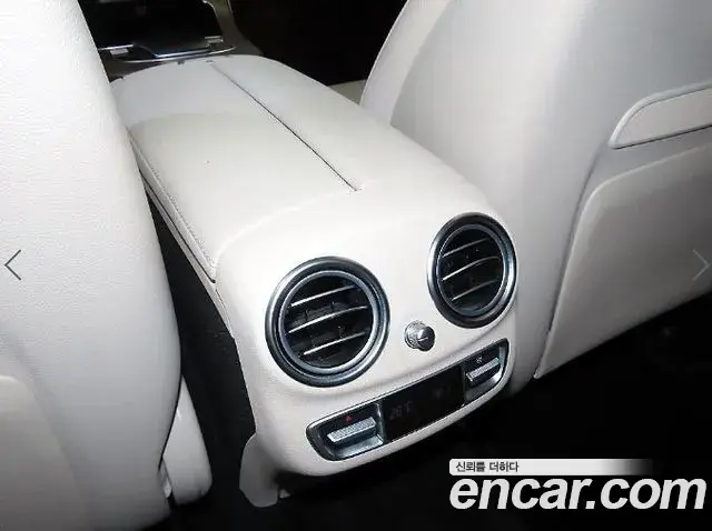 Mercedes-Benz E-Class 2021 — Photo 18/20