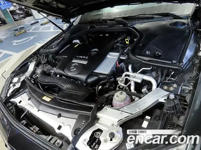 Mercedes-Benz E-Class 2021 — Photo 17/20