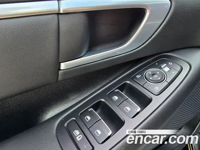 Hyundai Sonata 2019 — Фото 8/20