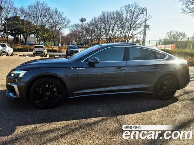 Audi A5 2021 — ფოტო 15/20