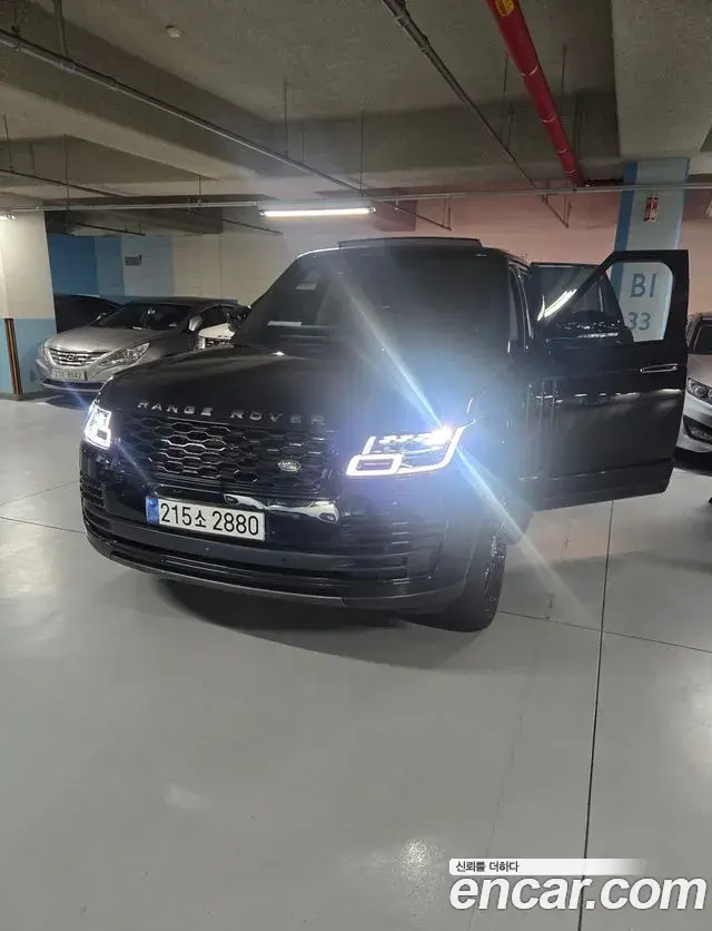Land Rover Range Rover 2019 — ფოტო 2/12