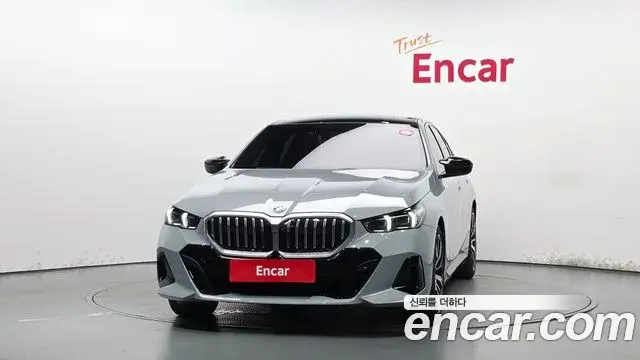 BMW 5 Series 2025 — Şəkil 24/35