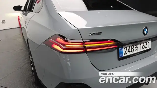 BMW 5 Series 2025 — Şəkil 12/35