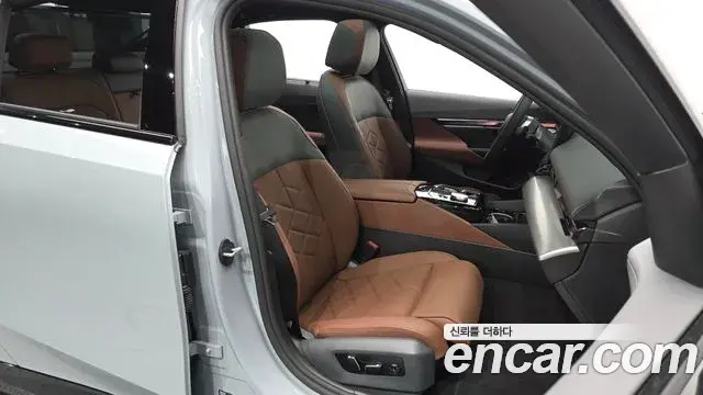 BMW 5 Series 2025 — Şəkil 8/35