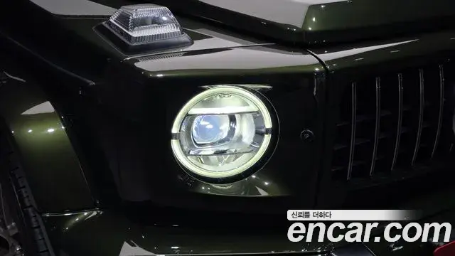 Mercedes-Benz G-Class 2023 — Photo 3/32