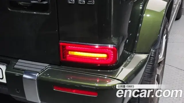 Mercedes-Benz G-Class 2023 — Photo 24/32