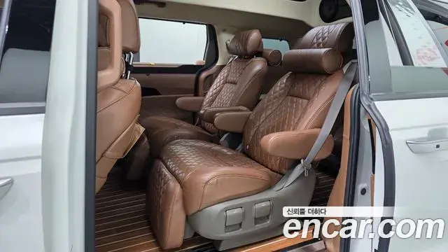 Kia Carnival 2021 — Фото 12/20