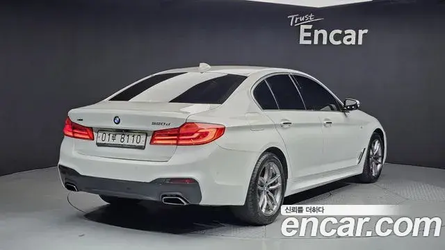 BMW 5 Series 2018 — Şəkil 1/20