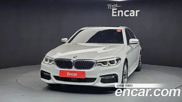 BMW 5 Series 2018 — Şəkil 9/20