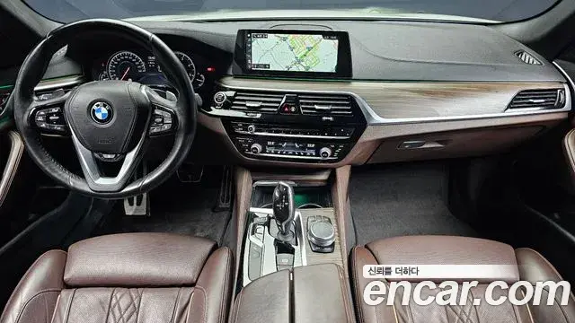 BMW 5 Series 2018 — Şəkil 16/20