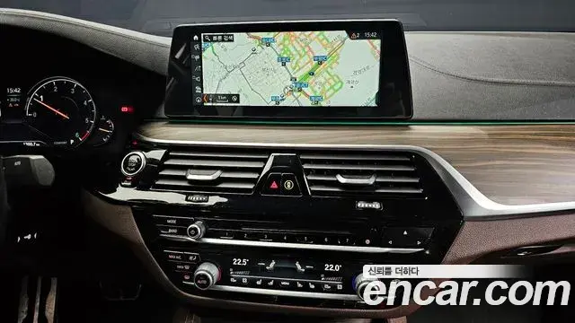BMW 5 Series 2018 — Şəkil 20/20