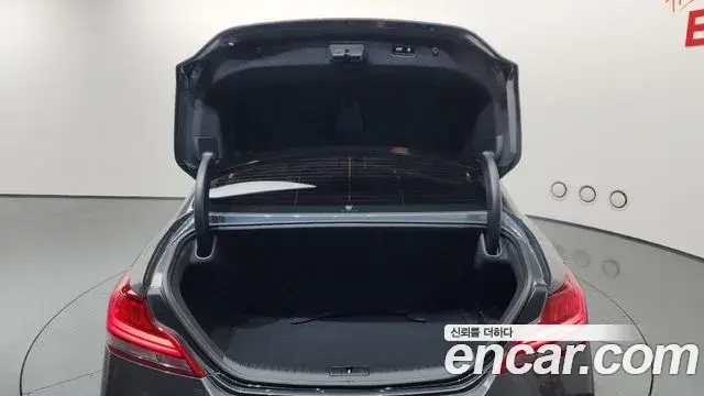 Genesis G70 2020 — ფოტო 12/36