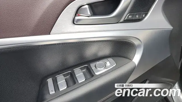 Genesis G70 2020 — ფოტო 27/36