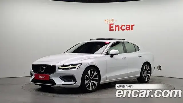 Volvo S60 2024 — Фото 1/20