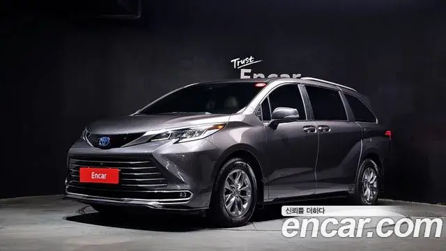 Toyota Sienna 2023 — Şəkil 24/32