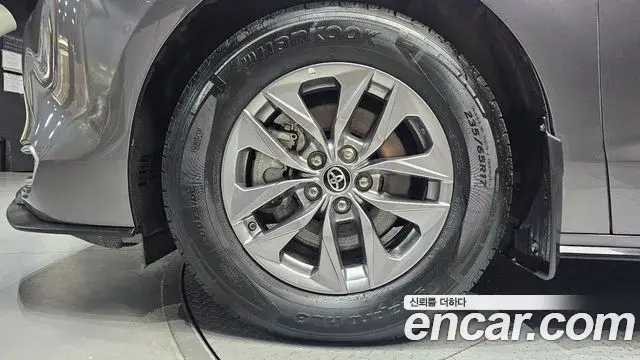 Toyota Sienna 2023 — Şəkil 20/32